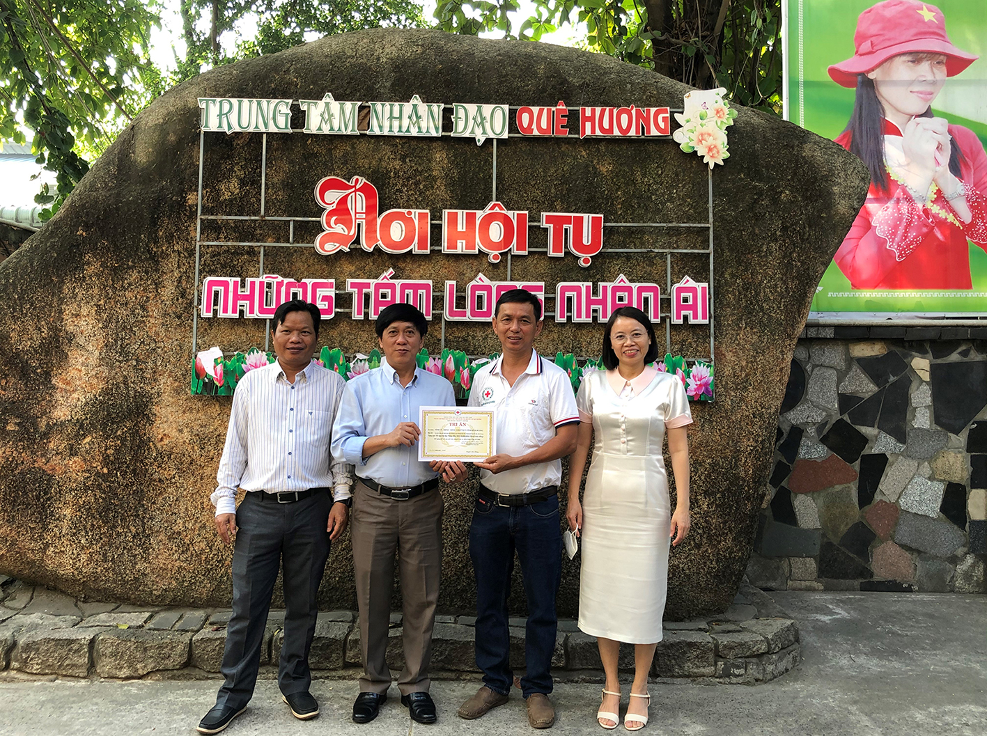 SỞ LAO ĐỘNG TB&XH TỈNH BÌNH DƯƠNG THĂM TẶNG QUÀ TẾT NGUYÊN ĐÁN