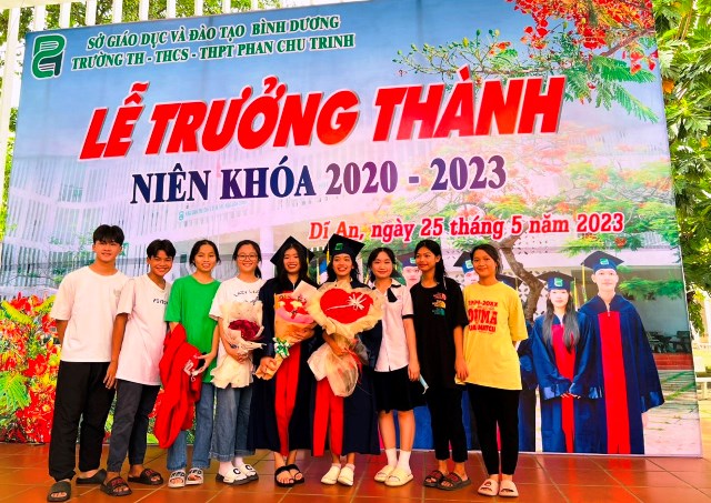 MẸ HUỲNH TIỂU HƯƠNG GỬI LỜI CHÚC MỪNG ĐẾN CÁC CON NHÂN LỄ TỐT NGHIỆP LỚP 12