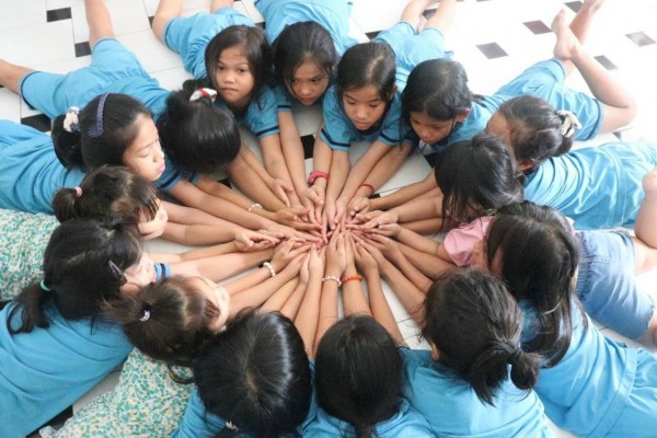 Huỳnh Tiểu Hương góp yêu thương giúp 346 trẻ mồ côi, khuyết tật